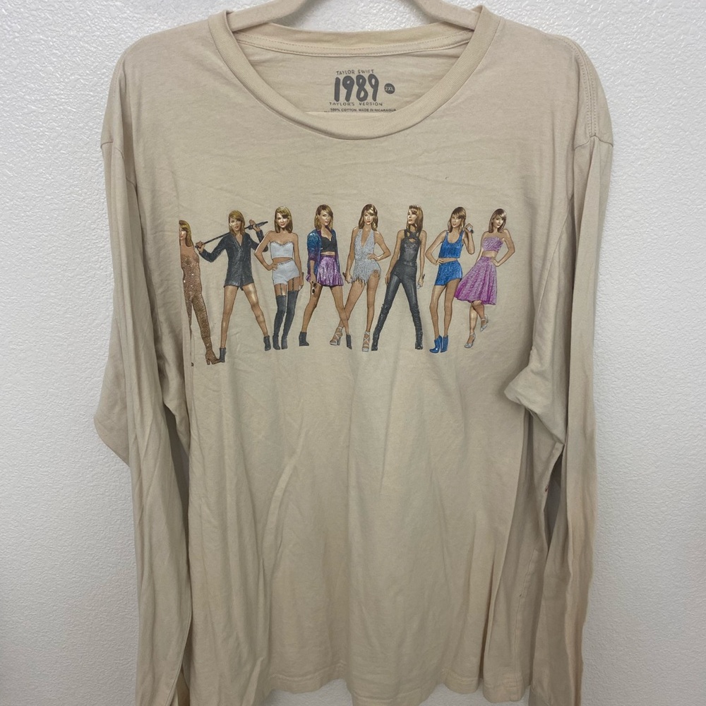 Taylor Swift 1989 (Taylor’s Version) Beige Long Sleeve Graphic Tee